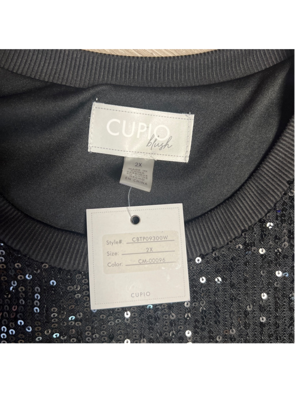 Women's Cupio Blush Black Sequin Short Sleeve Tee Plus Size 2X - Picture 2 of 5